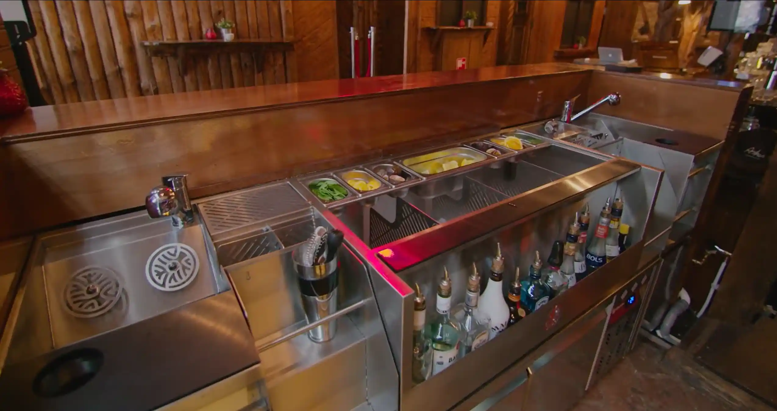 Aspen Valley restaurant Enschede with Kobayashi station