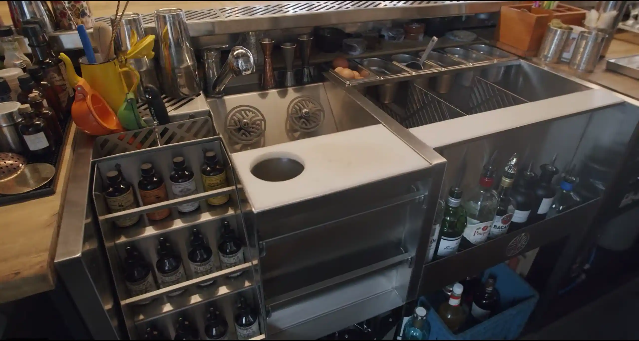 Bricks cocktail bar Den Haag with Kobayashi station