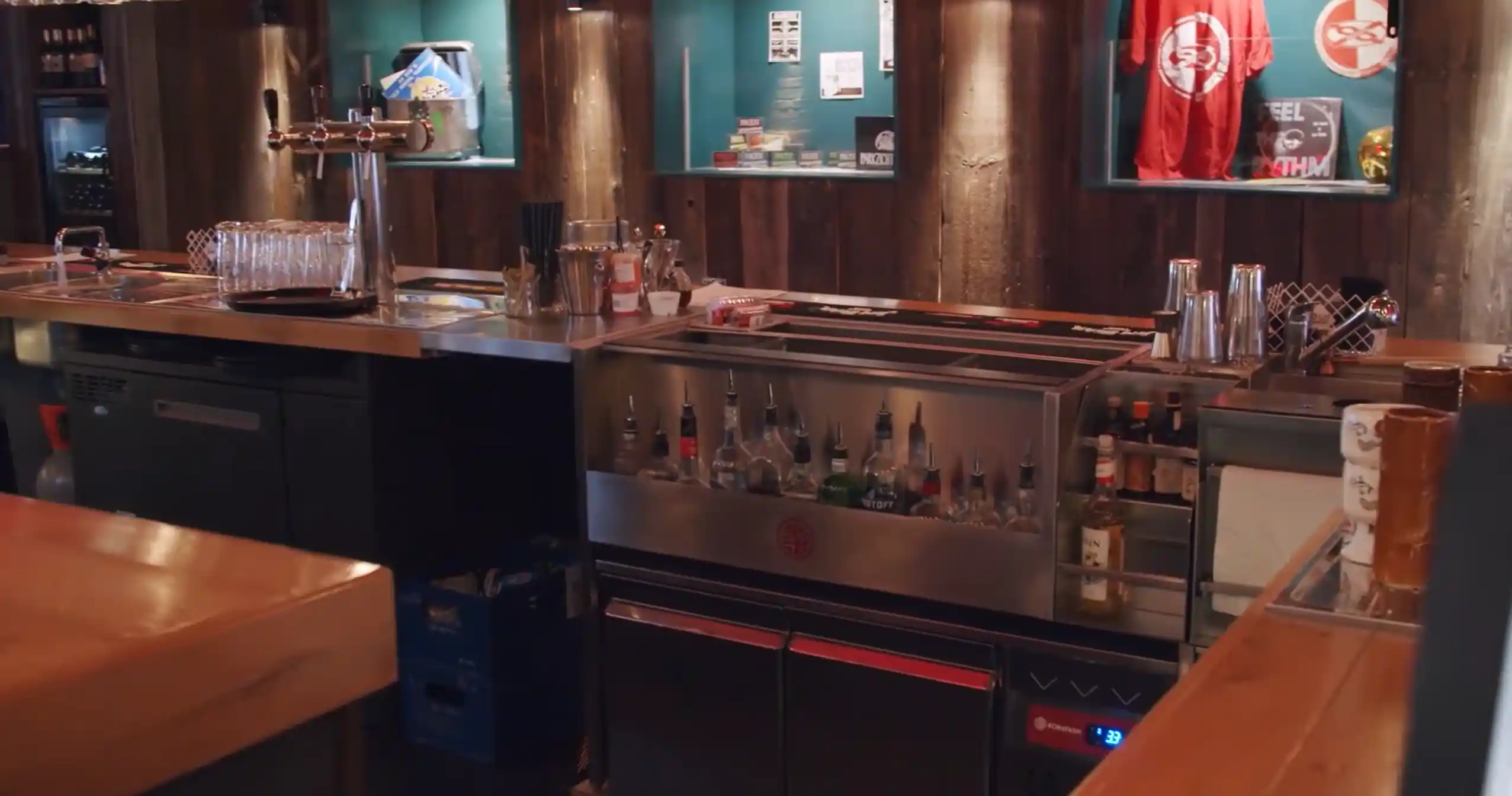 Jack bar and restaurant Rotterdam with Kobayashi station