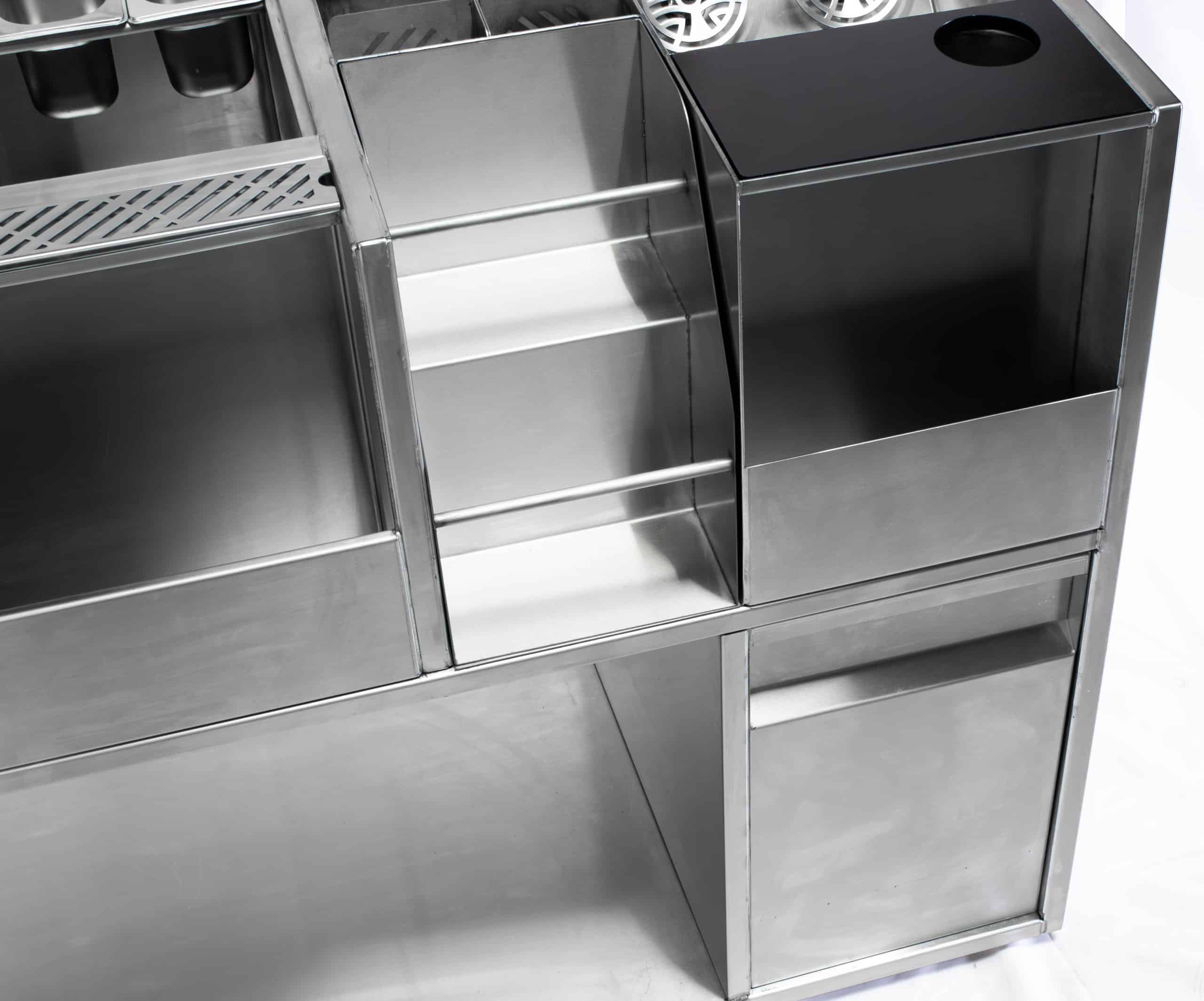 FlexDock bottle speed rail on stainless steel bar station