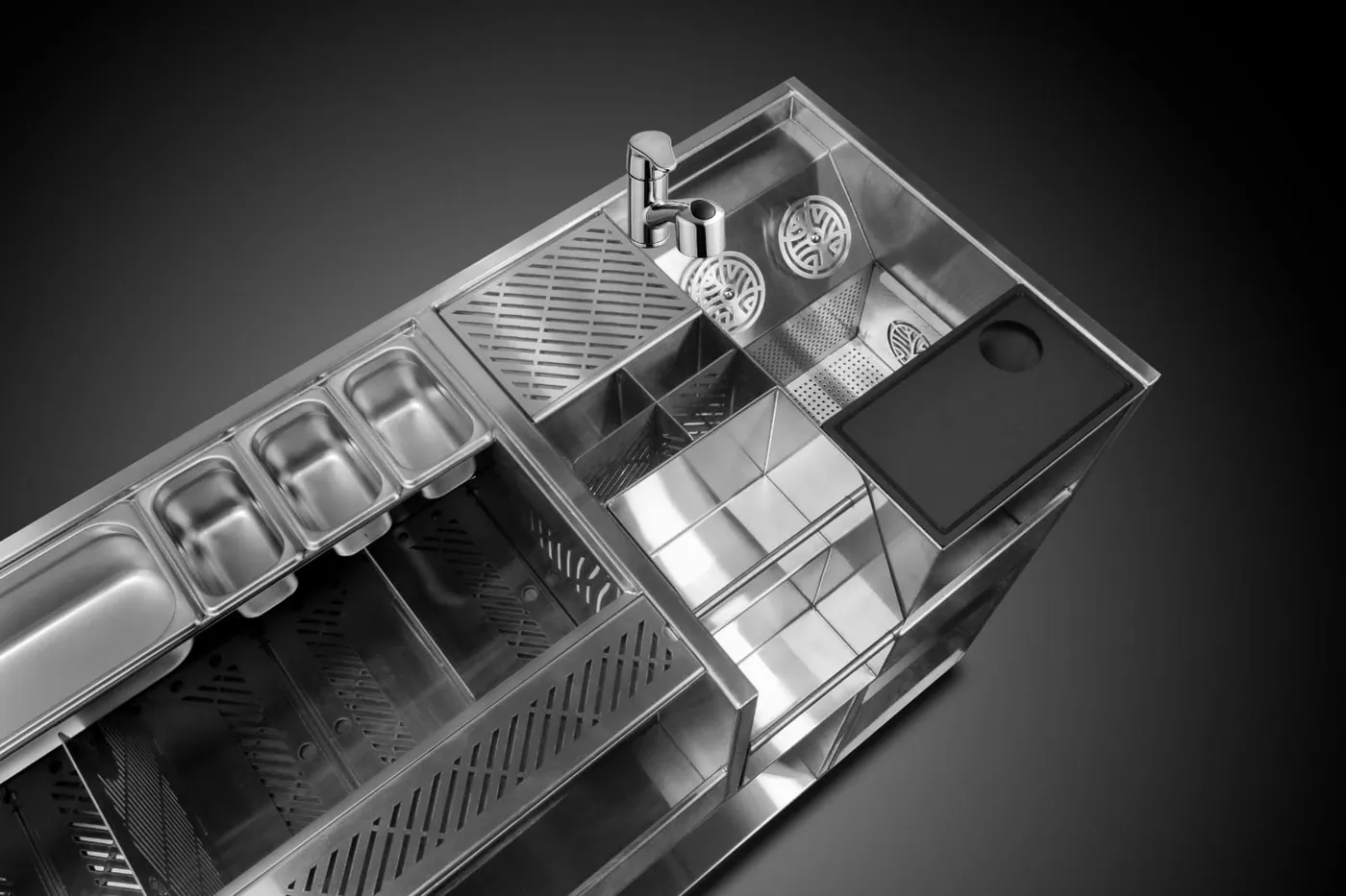 Integrated stainless steel rinse sink on a Kobayashi bar station